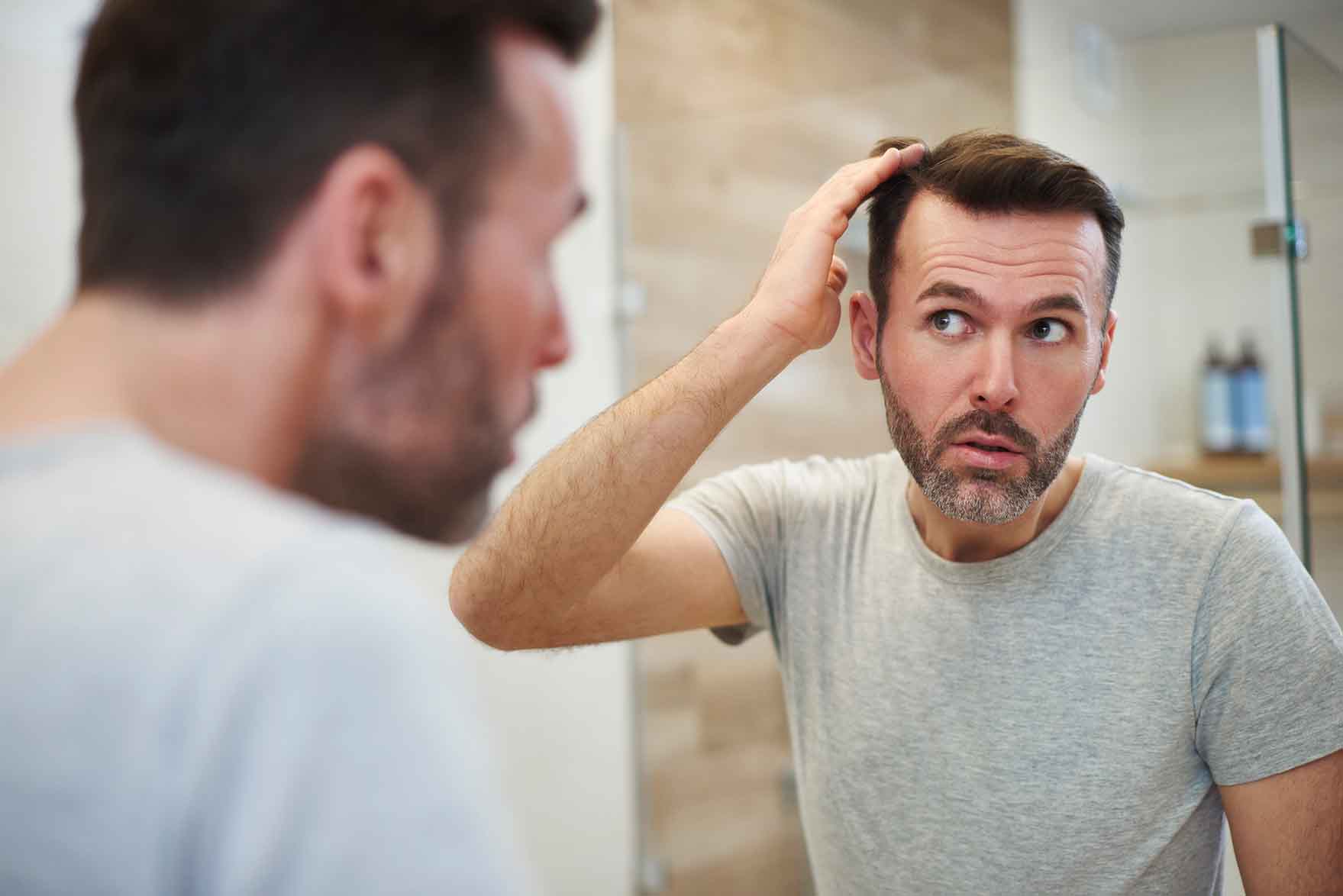 Aşırı Saç Dökülmesi Neden Olur? | Erkeklerde Saç Dökülmesi ve Saç Ekimi